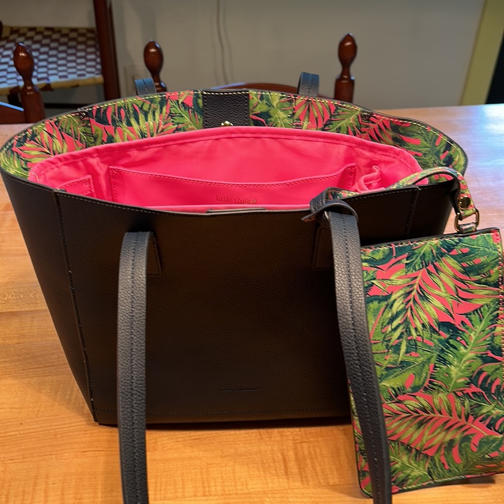 NWOT Tommy Bahama bag - Picture 1 of 15